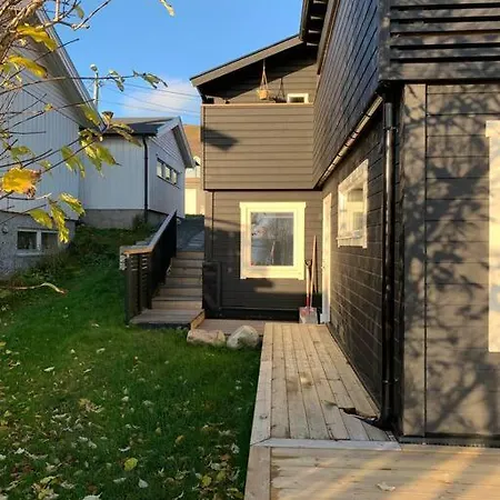 Ny, Moderne Leilighet I Flotte Omgivelser. Apartman